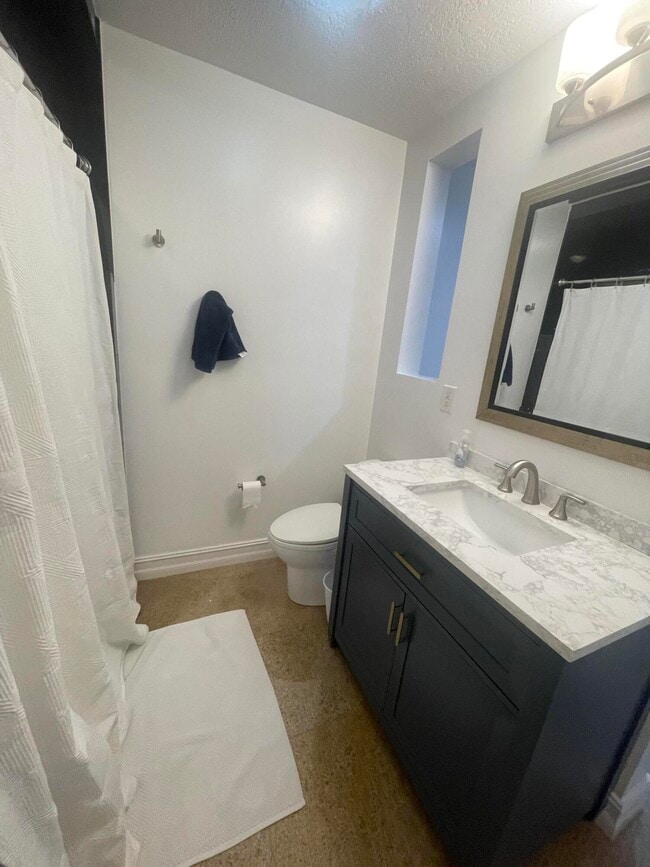 Building Photo - 1087 NE Quinn Pl