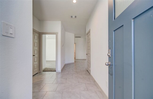 Building Photo - Natchez Trace, Fresno, TX 77545 - 4 BR 2 BA single-family home