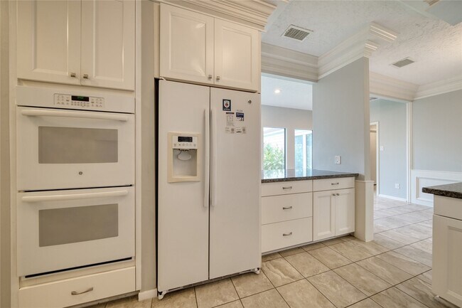 Building Photo - 10919 Villa Lea Ln