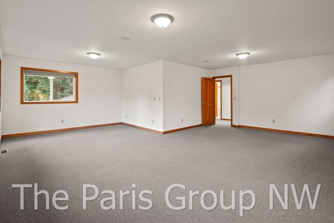 Building Photo - Gorgeous 3,400sf Golf Course Craftsman on ...