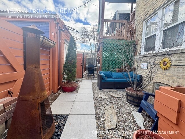 Building Photo - 4527 N Troy St