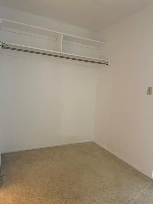 Building Photo - 400 E Randolph St