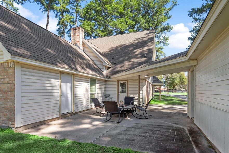 Building Photo - 16835 W Maglitto Cir