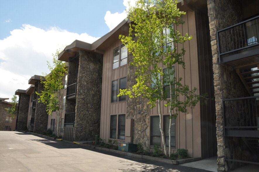 Building Photo - 120 E La Bonte St