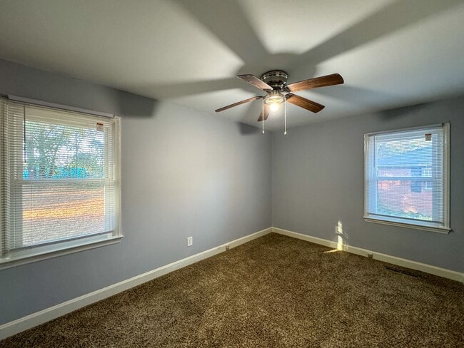 Building Photo - Charming 3 Bed 1 Bath Home Conveniently Located in Fayettevile