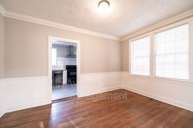 Building Photo - 65 W Shadburn Ave