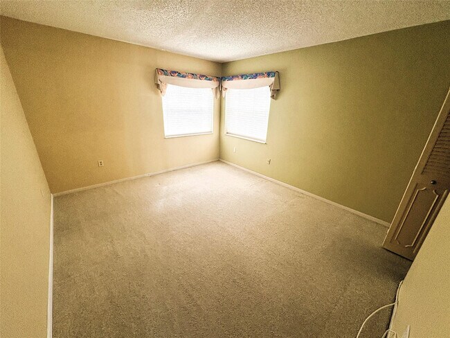 Building Photo - 3940 Inverrary Blvd