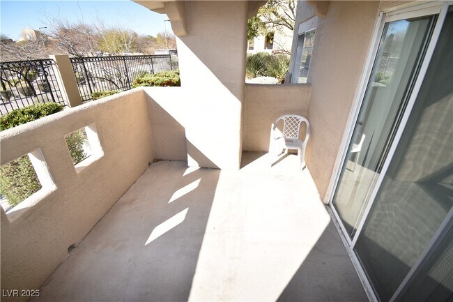 Building Photo - 1901 Villa Palms Ct