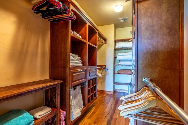 Building Photo - 250 Amakihi Way