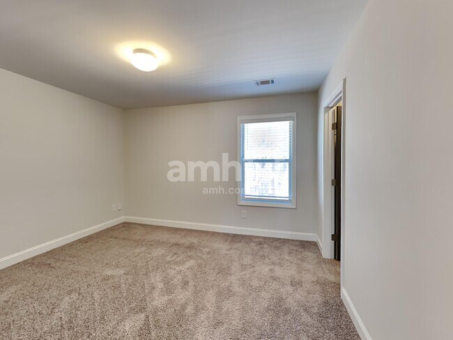 Building Photo - 1250 Victoria Walk Ln