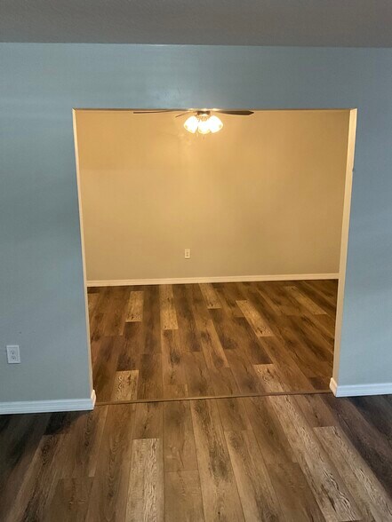 Building Photo - 512 Quail Ln