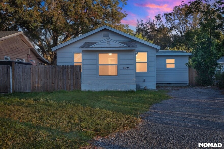 Building Photo - 3227 70th Ave N