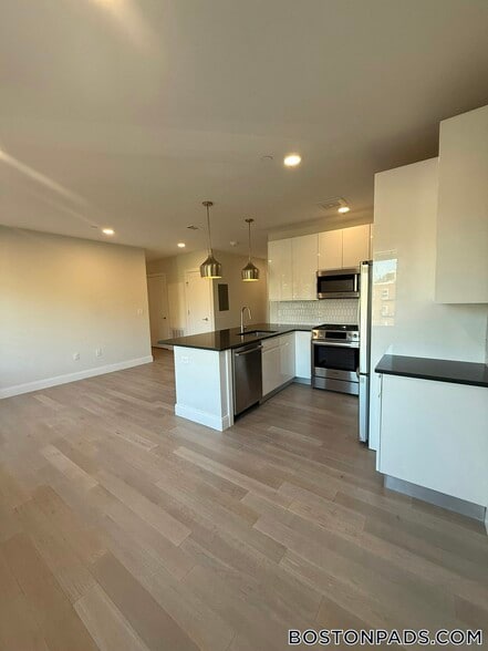 Building Photo - 152 Liverpool St