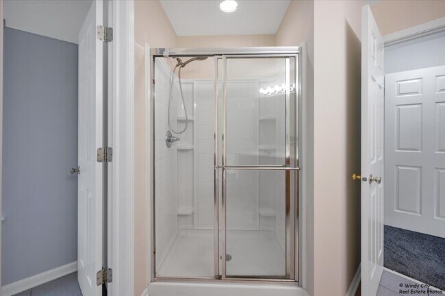 Building Photo - 1848 Crenshaw Cir