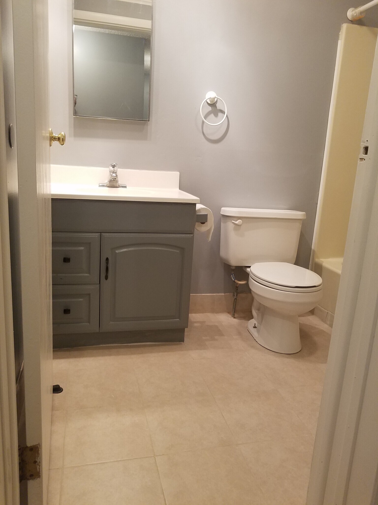 2nd Full Bathroom - 5003 Hana Rd