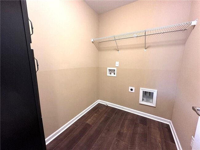 Building Photo - 2186 Hillview Dr NE