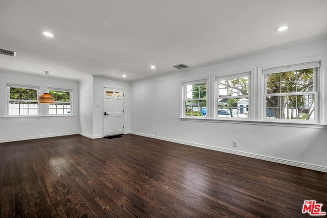 Building Photo - 2017 Louella Ave