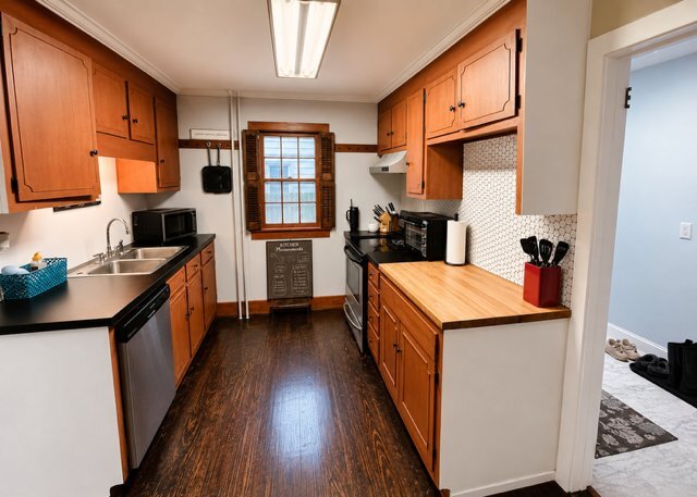 Building Photo - 313 Linden Ave