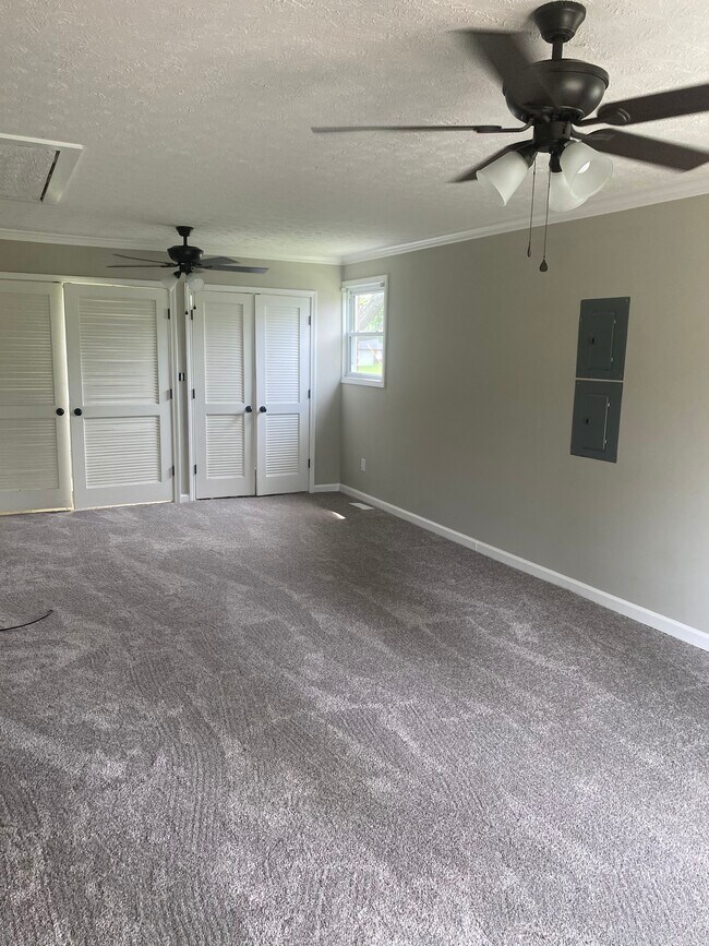 Building Photo - 704 Smith Way