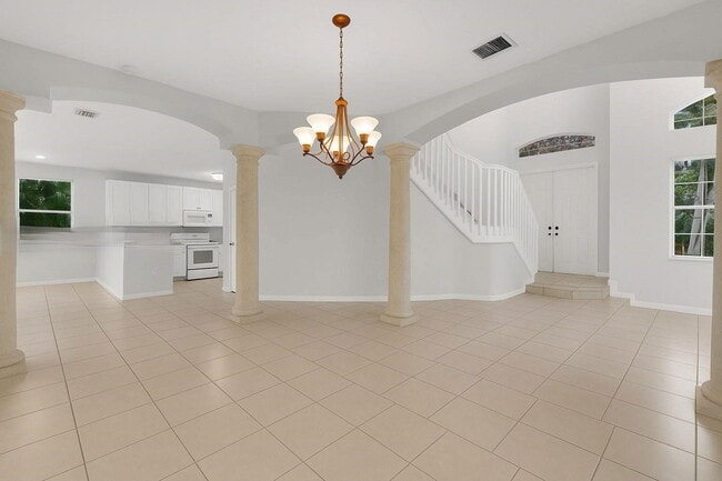 Building Photo - 6425 SW 164th Ave