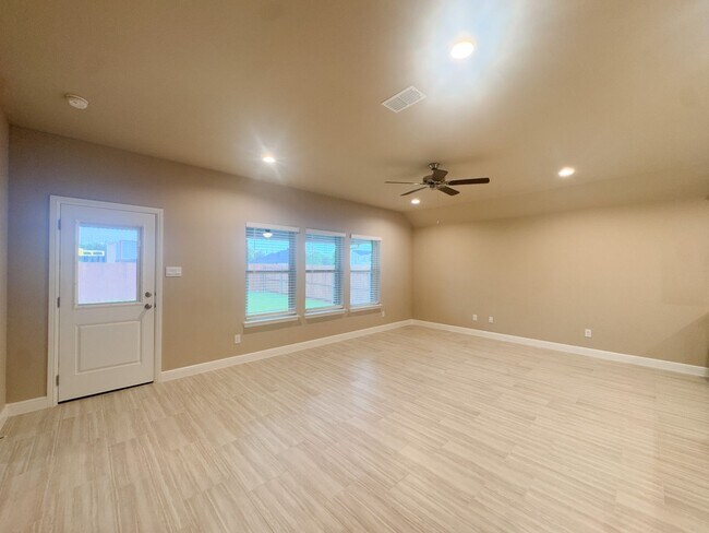 Building Photo - New Build 4 Bed, 2 Bath Home in Mansfield ISD