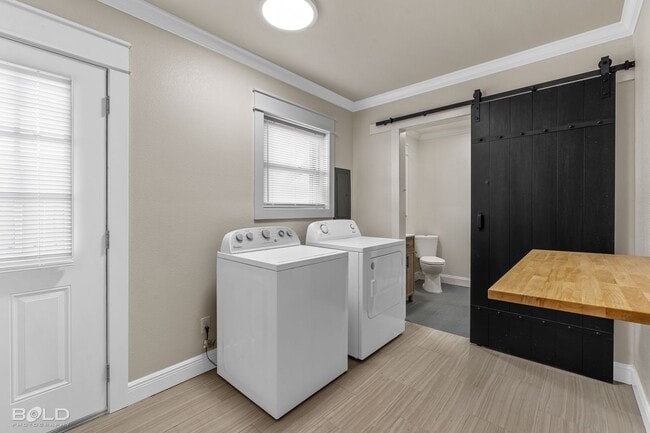 Building Photo - 1606 Joy Dr