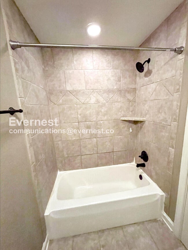 Building Photo - 1508 Green Grove Way