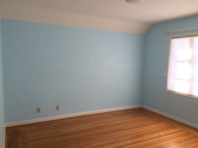 Building Photo - 2831 Marina Dr