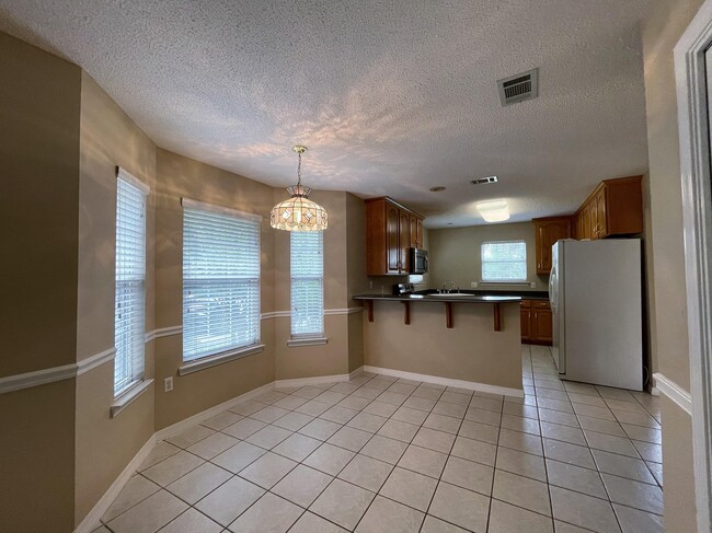 Building Photo - 205 Wedgewood Ln
