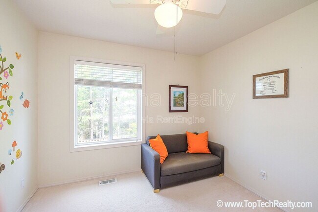 Building Photo - 14801 NW Deerfoot Ln