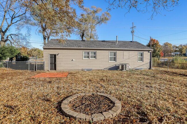 Building Photo - 4811 Martha Truman Rd