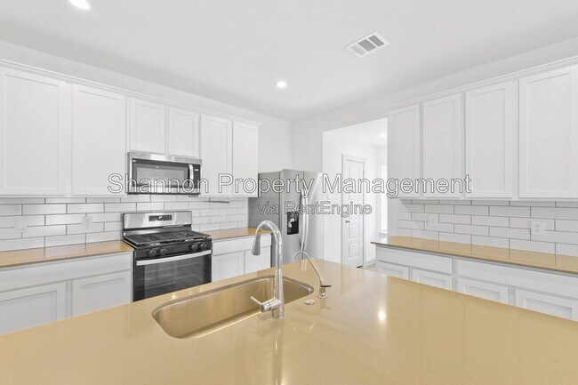 Building Photo - 7915 Murciana Dr