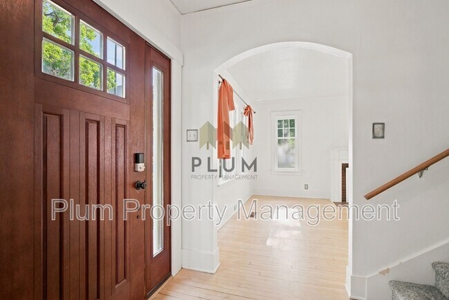 Building Photo - 541 E Beckwith Ave