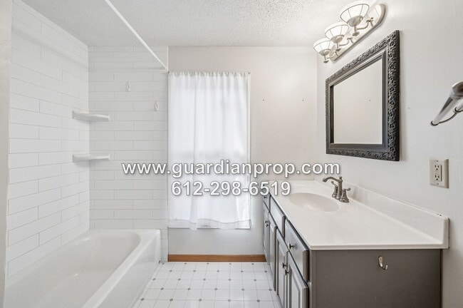 Building Photo - House Near Downtown Stillwater Available Now, Hardwood Floors, Updated Kitchen, Fenced Yard