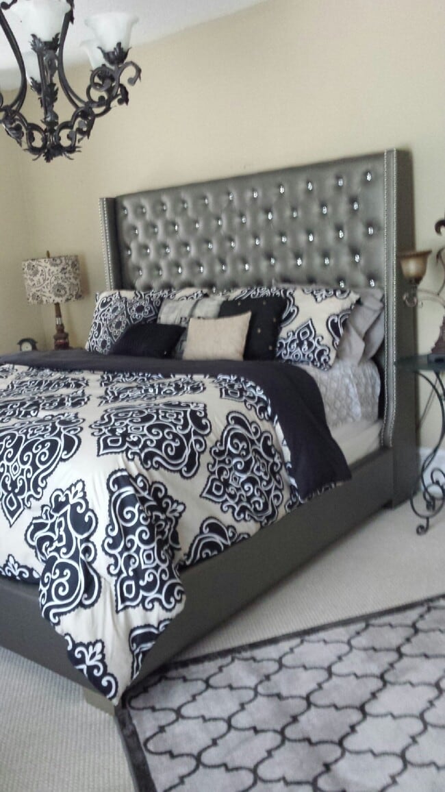 Building Photo - 1905 Ivy St