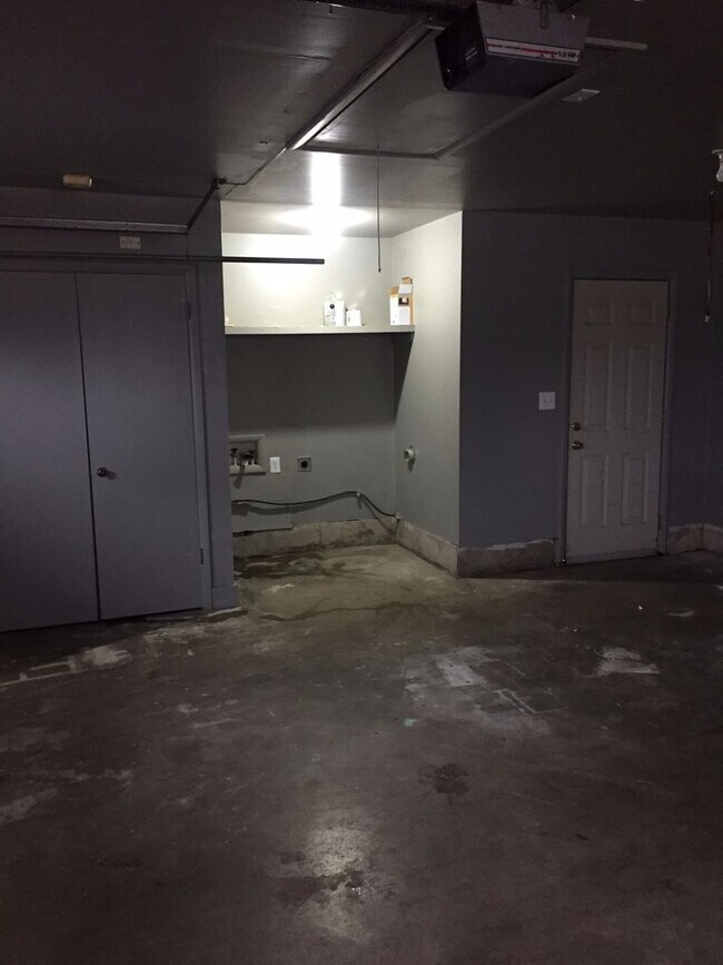 Building Photo - 1720 Pawhuska Ave