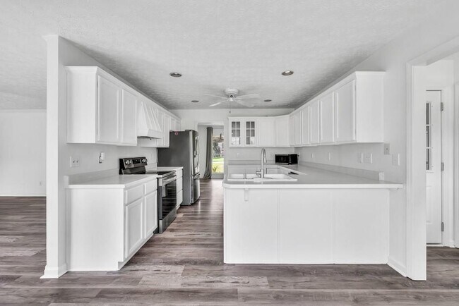 Building Photo - 3590 Canon Creek Dr