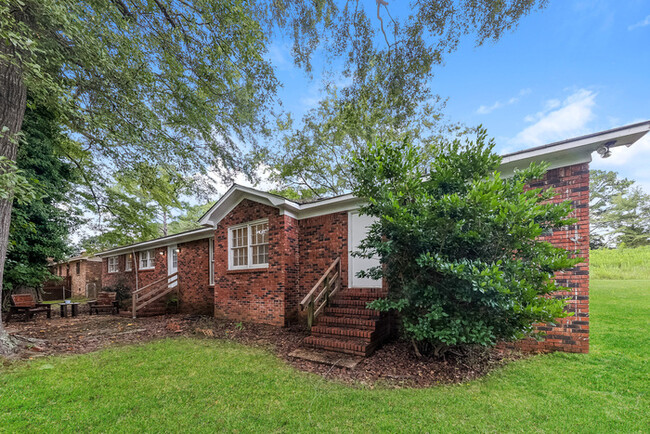 Building Photo - Cozy Home in Northport, AL