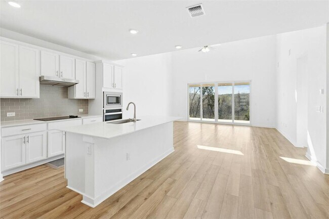 Building Photo - 2124 Ridge Runner Dr