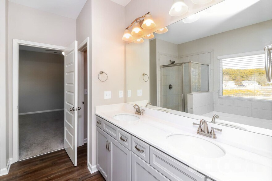 Building Photo - 140 Chapel Meadow Ln SW