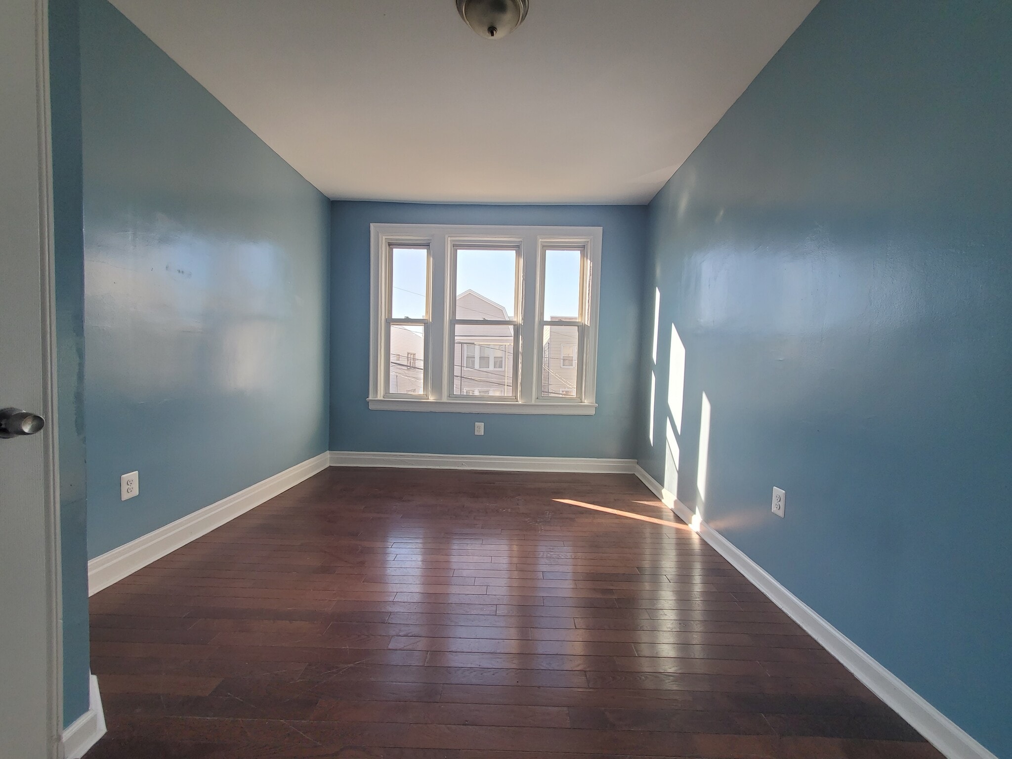 Unit 3 - 154 Terhune Ave