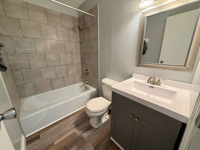 Building Photo - Small 3 BR in Peoria Heights