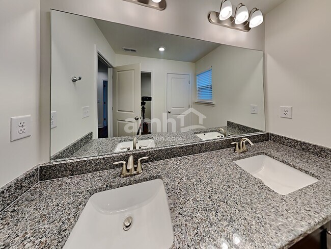 Building Photo - 1300 Ashlyn Ct