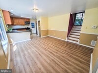 Building Photo - 305 Hillsboro Dr