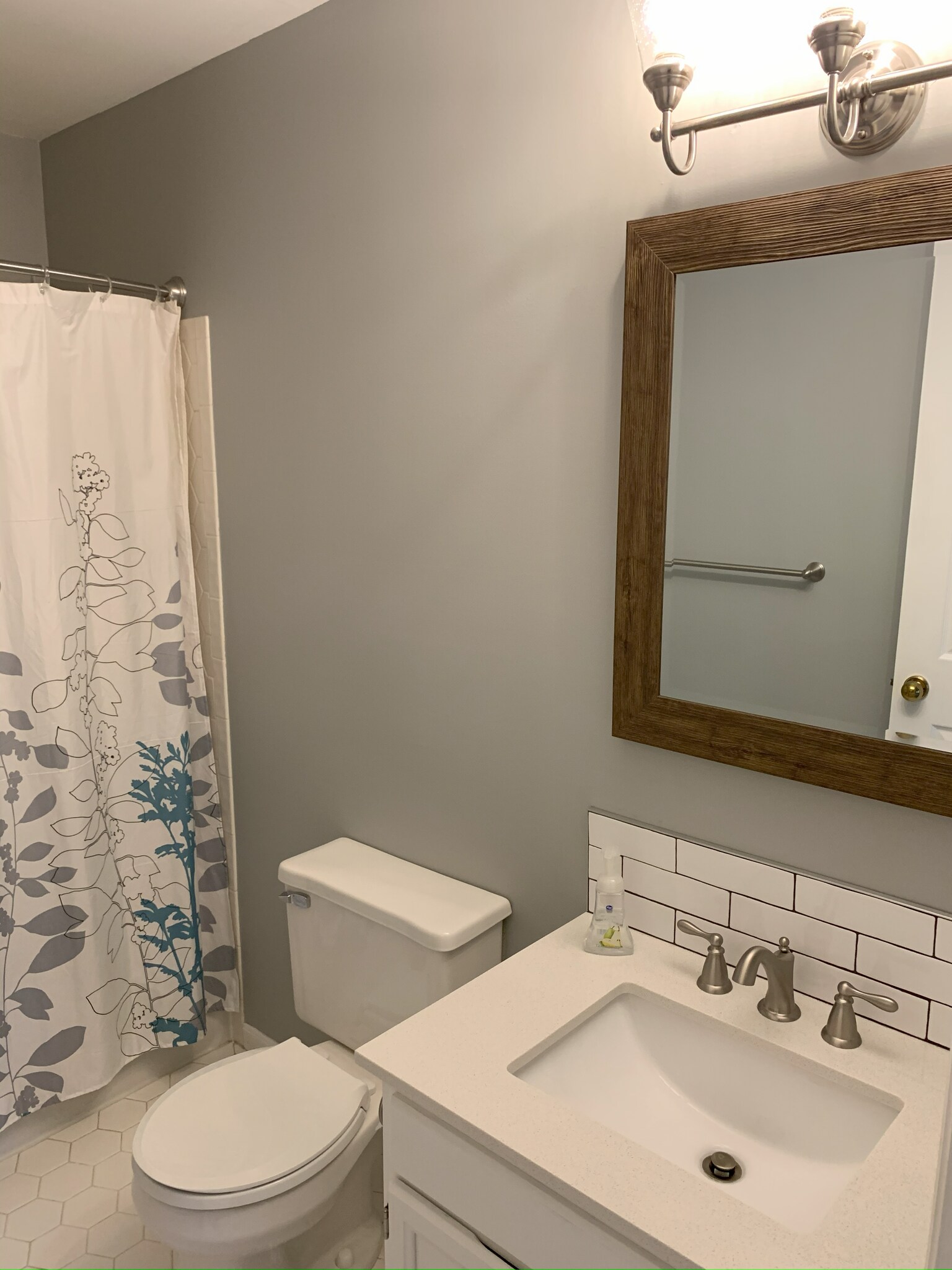 Bathroom (Front Bedroom) - 2119 Fulton Ave