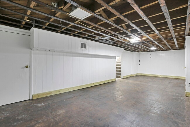 Building Photo - 1110 Fairwood Ave