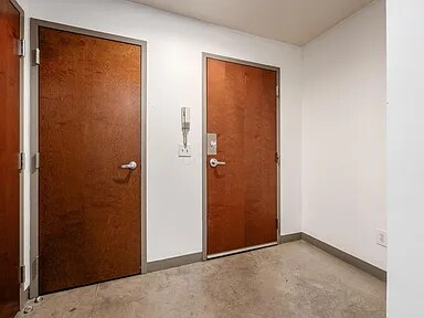 Building Photo - 769 N High St