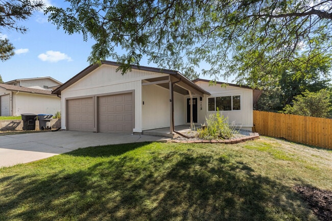 Building Photo - 140 Judson St