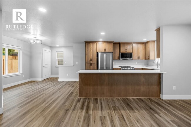 Building Photo - Newly Built 3 Bed/2 Bath Home in East Medford!