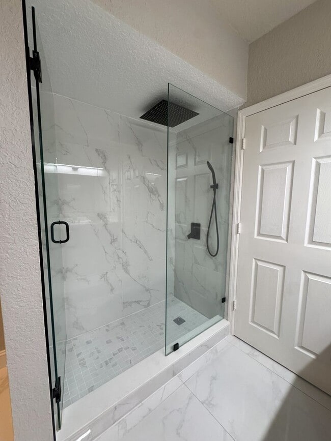 Building Photo - The Grande Downtown - REMODELED 1 Bedroom Available for rent NOW!